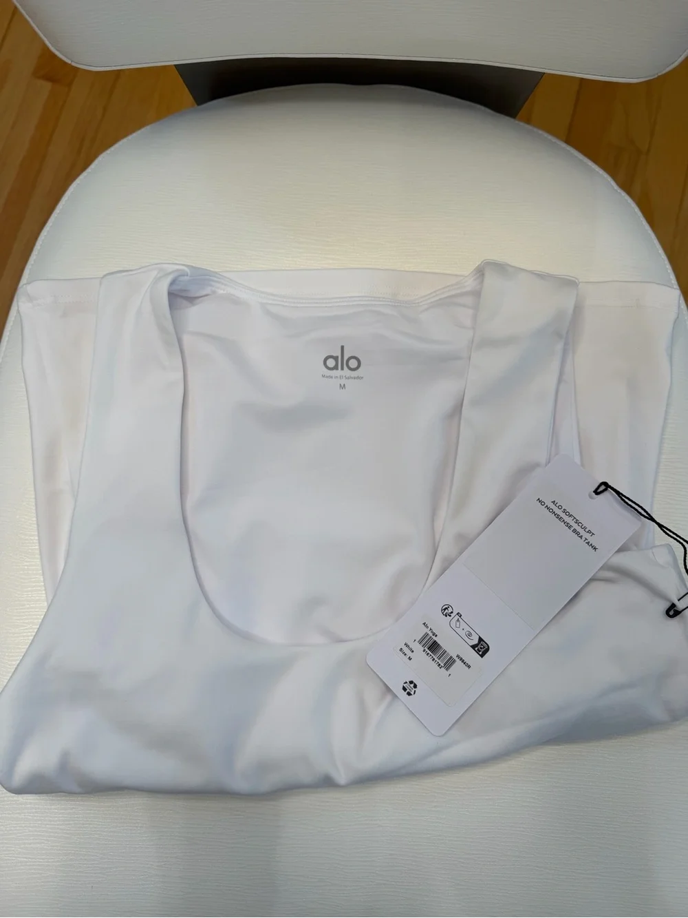 Alo Yoga Softsculpt No Nonsense Bra Tank White Size M NWT Built-In Shelf Bra
